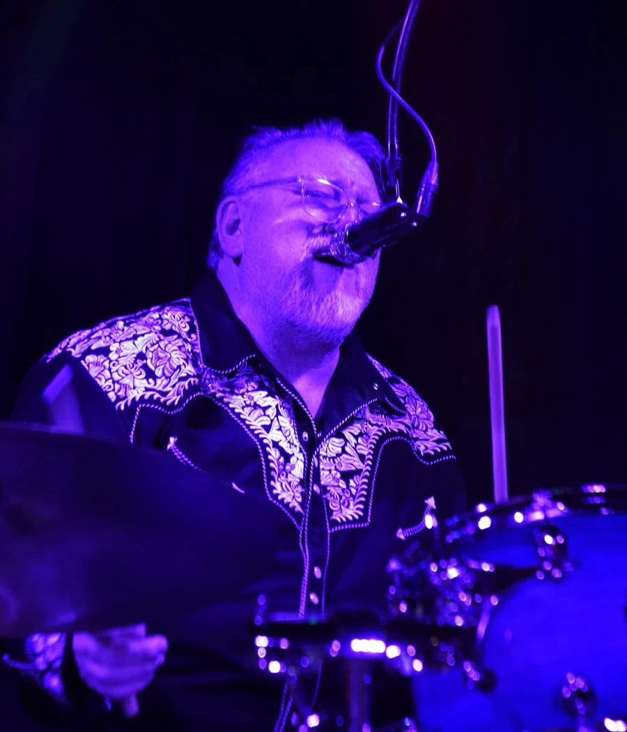 Steve Richmond performing on drums
